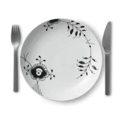 Royal Copenhagen Sort Mega Riflet Moderne Middagstallerken -Hjem Forsyninger 3990 93fdd77f a42f 4474 9383 aa396e2b5cd9